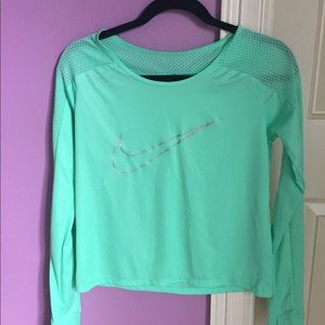 cropped athletic shirt